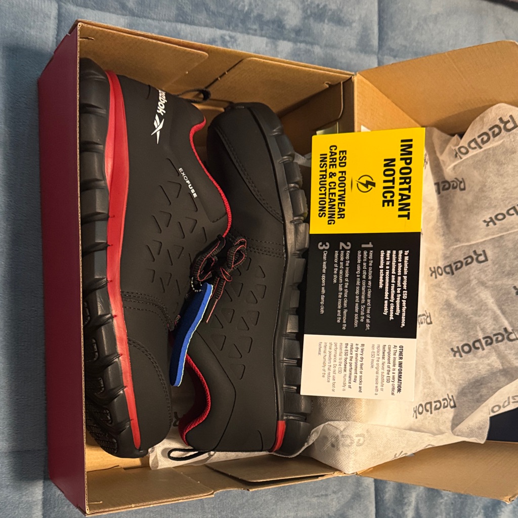 Reebok Men's Black And Red Sneakers